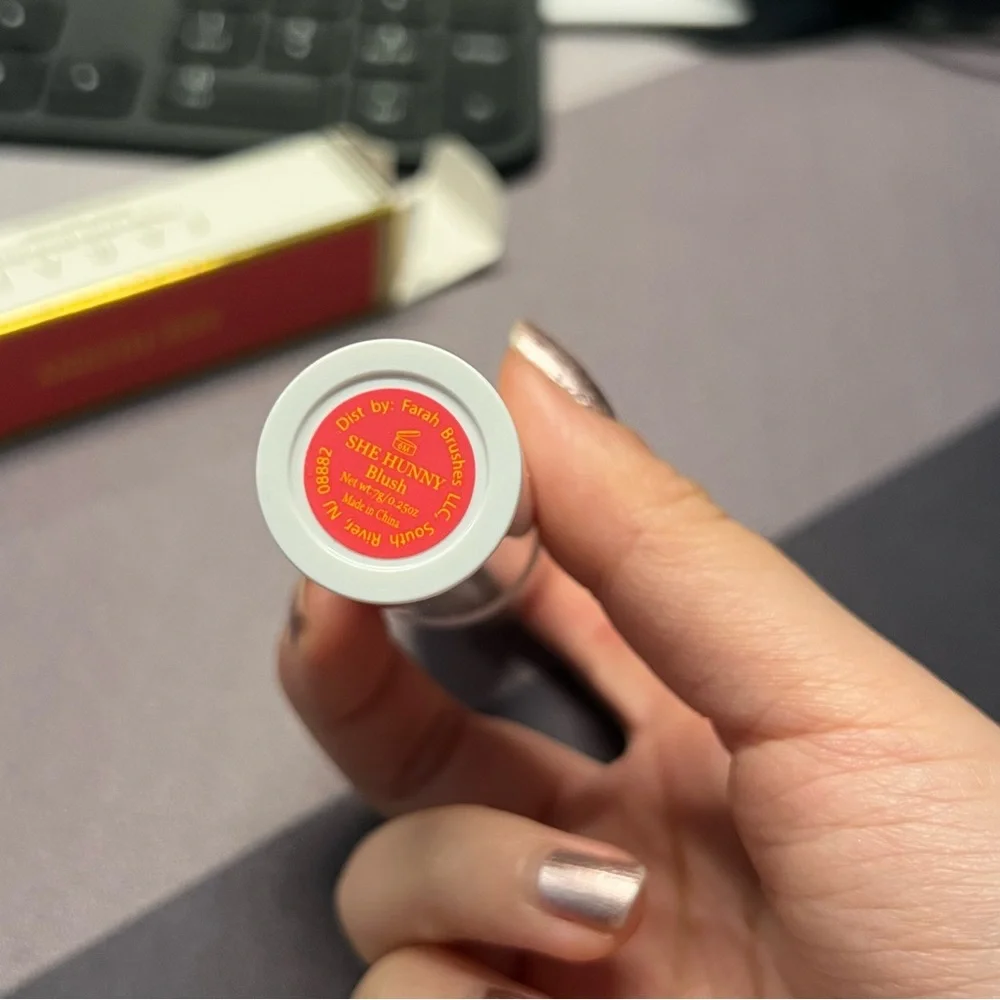 F.A.R.A.H ~ Creamy Malai Blush Stick ~ She Hunny (pinky peach)
